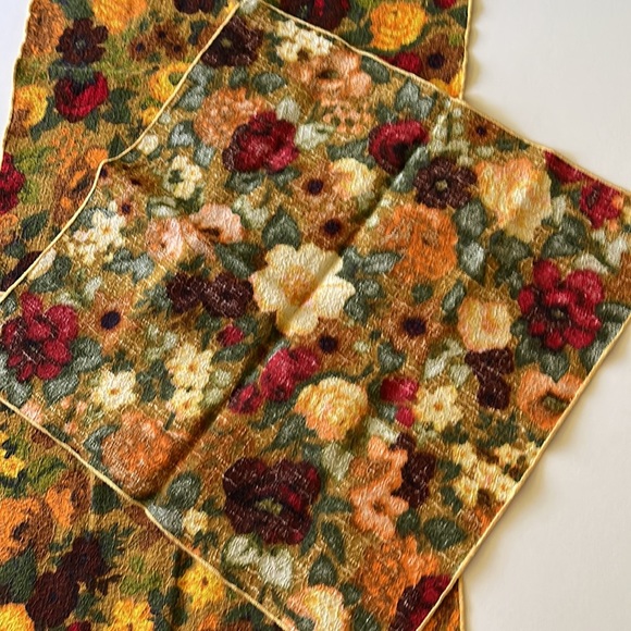 VINTAGE NAPKINS♻️ 3 Extremely hip 1960ish napkins, linen, or linen blend🤔? GUC! - Picture 5 of 5